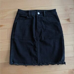 BLACK DENIM MINI SKIRT SMALL ZARA